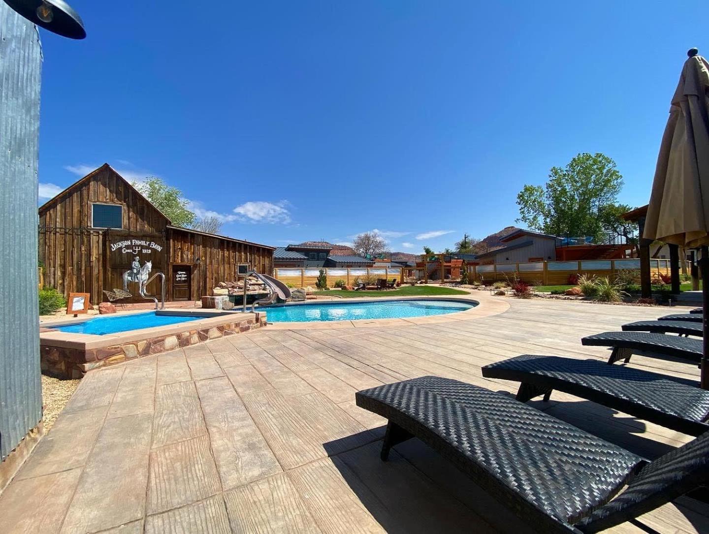Timber & Tin F 2Bed 2Bath W Pool & Rooftop Deck Kanab Exterior photo