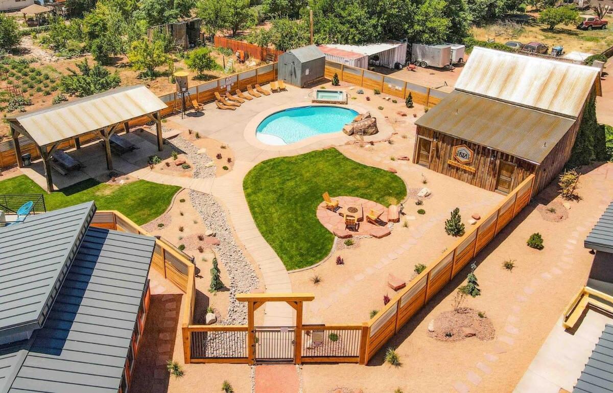 Timber & Tin F 2Bed 2Bath W Pool & Rooftop Deck Kanab Exterior photo